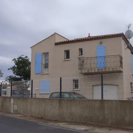 Appartement 1st Floor Beachfront With Stunning Views *
