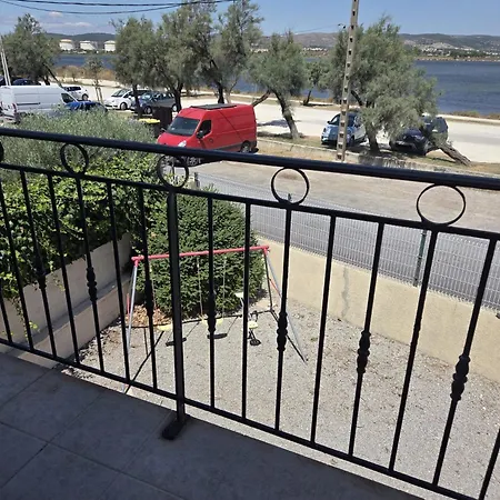 1st Floor Beachfront With Stunning Views *