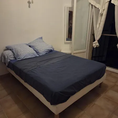 1st Floor Beachfront With Stunning Views Appartement *